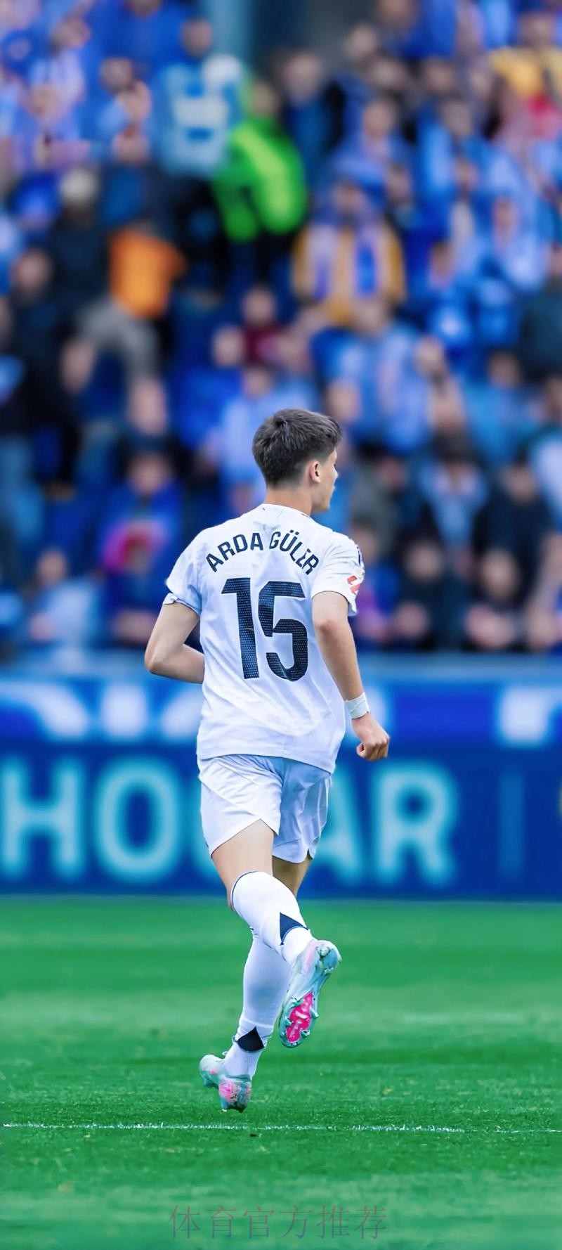 阿斯报:阿拉巴明天正式亮相皇马 并加入季前训练 阿斯报:阿拉巴明天正式亮相皇马 并加入季前训练