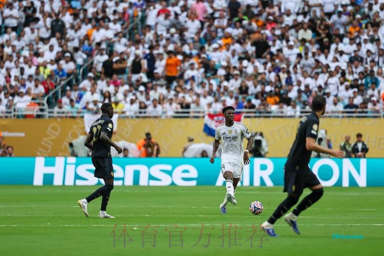 皇马门神单场6次扑救创纪录!无奈队友失误太多 皇马门神单场6次扑救创纪录!无奈队友失误太多